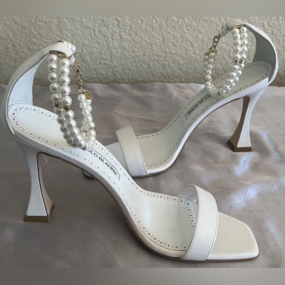 Manolo Blahnik Charona 105 White Pearl Sandals Shoes $1095 - Picture 13 of 16